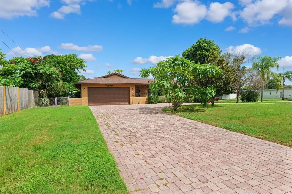 1701 Pinellas Point Drive S St Petersburg FL 33712