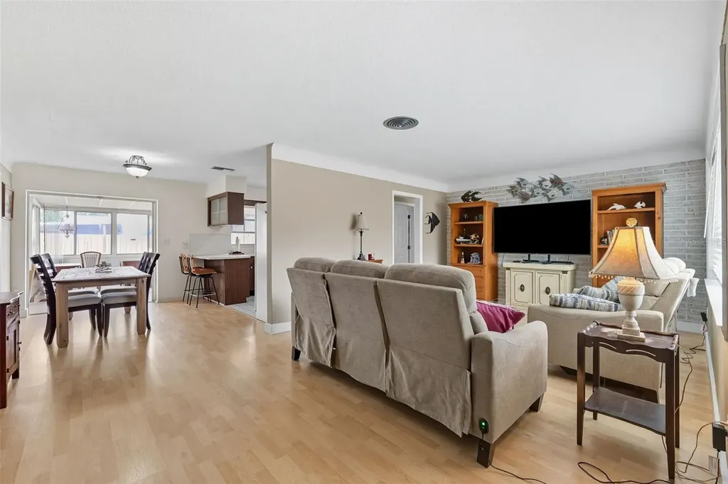 1701 Pinellas Point Drive S St Petersburg FL 33712