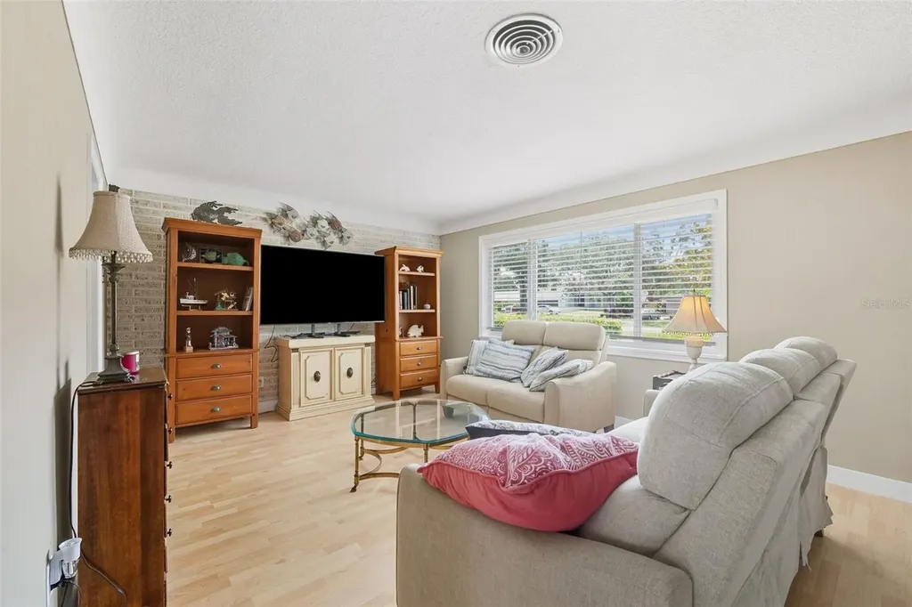 1701 Pinellas Point Drive S St Petersburg FL 33712