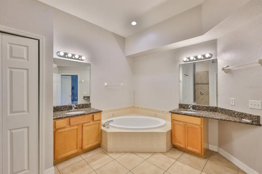 517 Villa Treviso Court Apollo Beach FL 33572