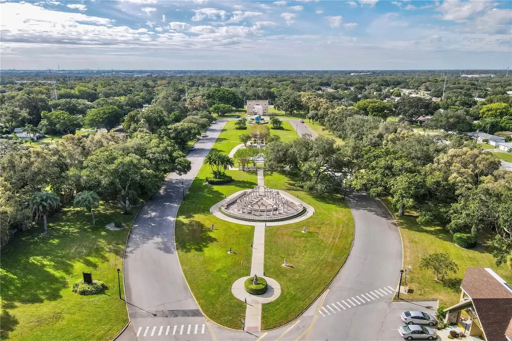 2221 Norwegian Drive Clearwater FL 33763