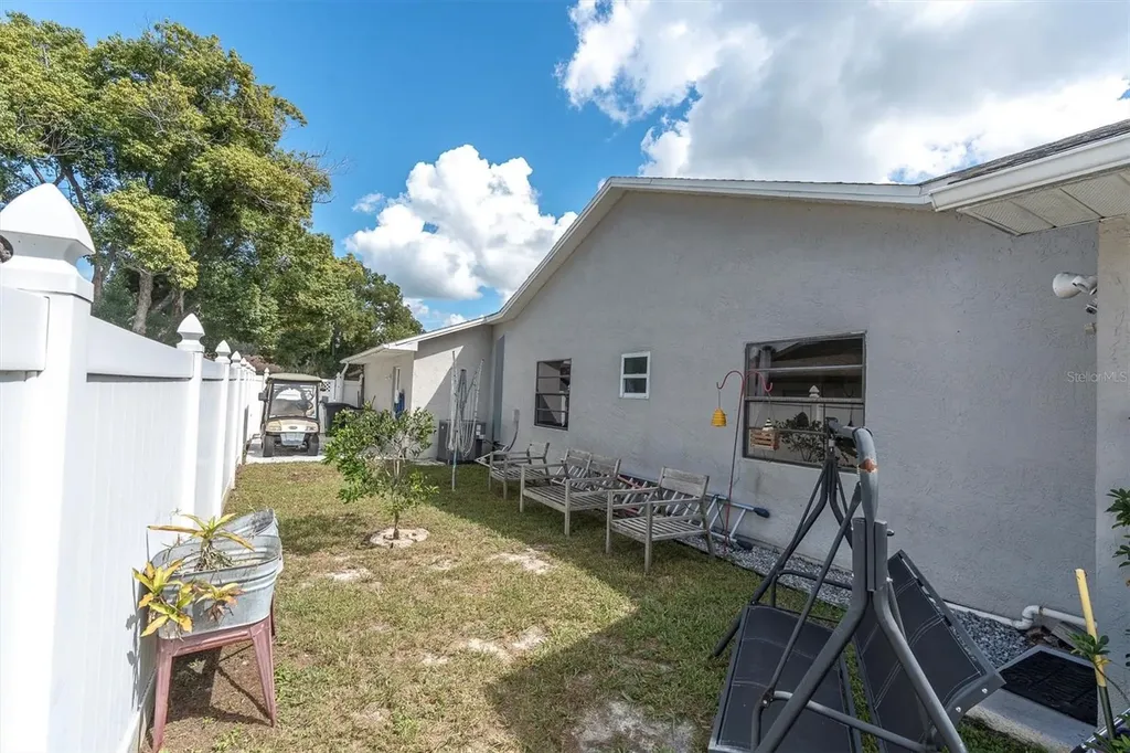 10105 Briar Circle Hudson FL 34667