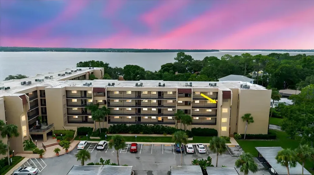 90 S Highland Avenue Tarpon Springs FL 34689
