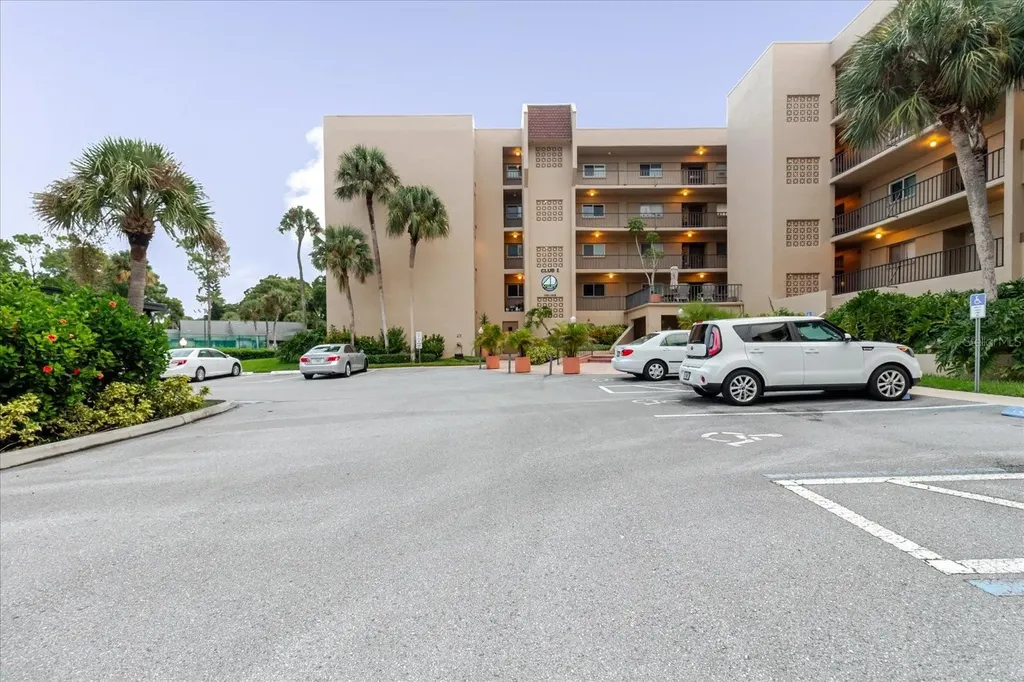 90 S Highland Avenue Tarpon Springs FL 34689