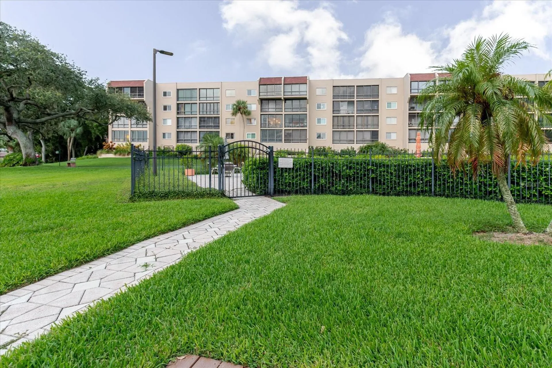 90 S Highland Avenue Tarpon Springs FL 34689