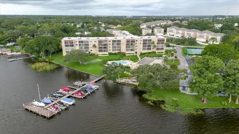 90 S Highland Avenue Tarpon Springs FL 34689