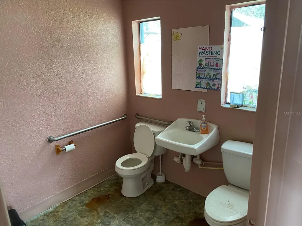 207 N Scenic Highway Frostproof FL 33843