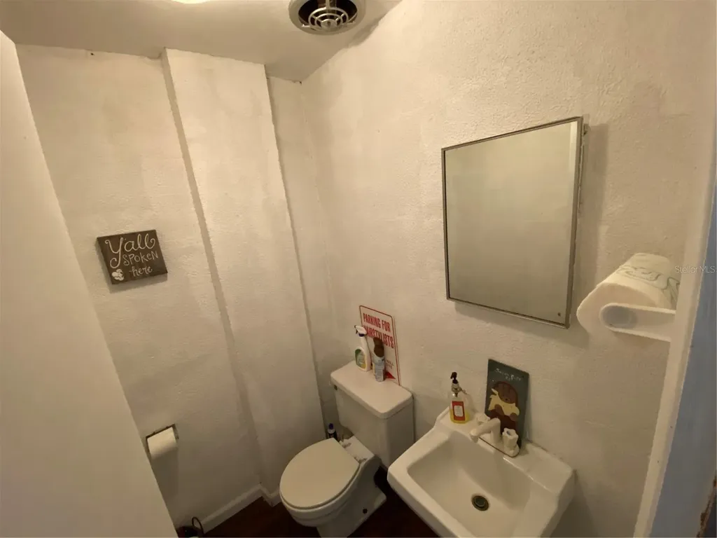 207 N Scenic Highway Frostproof FL 33843