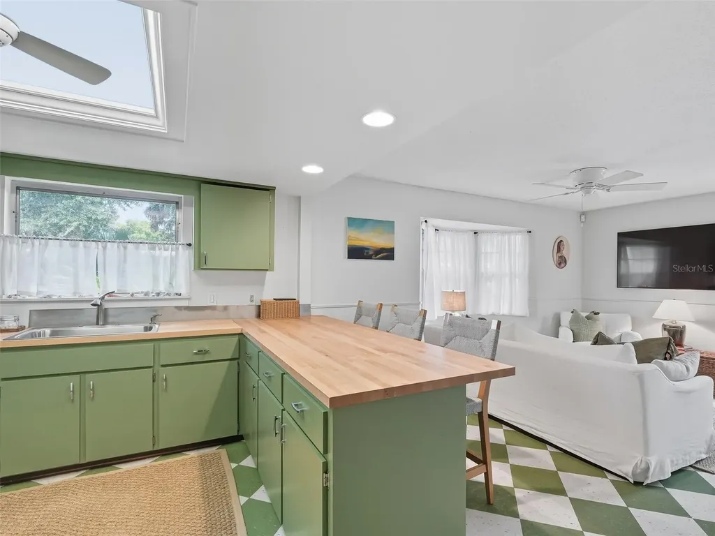 513 Ball Street New Smyrna Beach FL 32168