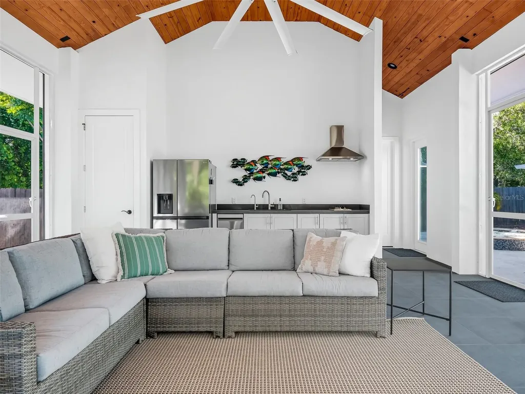 513 Ball Street New Smyrna Beach FL 32168
