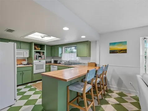 513 Ball Street New Smyrna Beach FL 32168