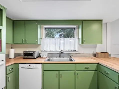 513 Ball Street New Smyrna Beach FL 32168