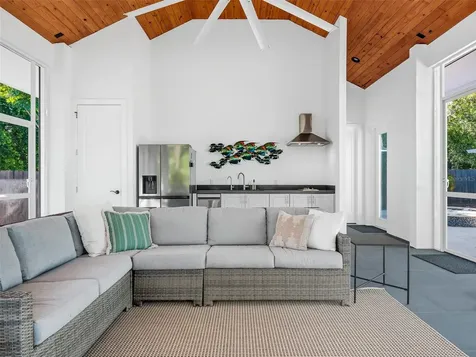 513 Ball Street New Smyrna Beach FL 32168