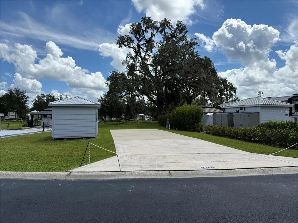 10264 NE 28th Loop Silver Springs FL 34488