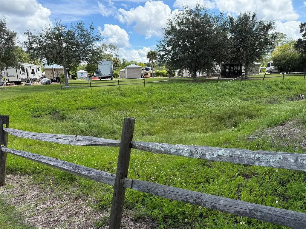 10264 NE 28th Loop Silver Springs FL 34488