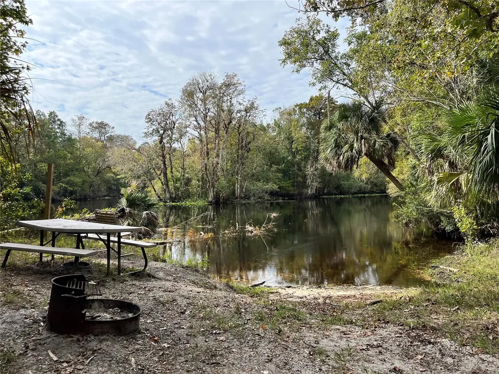 10264 NE 28th Loop Silver Springs FL 34488