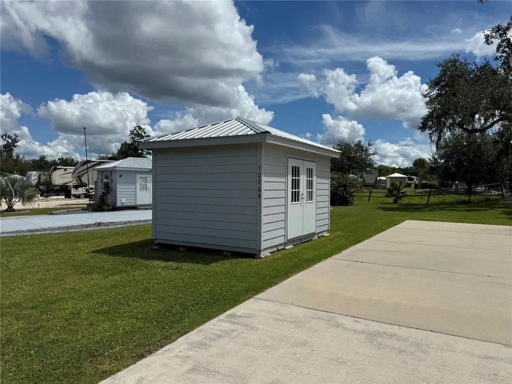 10264 NE 28th Loop Silver Springs FL 34488