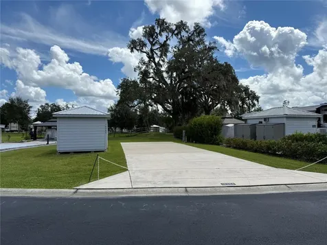 10264 NE 28th Loop Silver Springs FL 34488