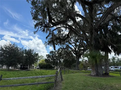10264 NE 28th Loop Silver Springs FL 34488