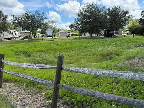 10264 NE 28th Loop Silver Springs FL 34488