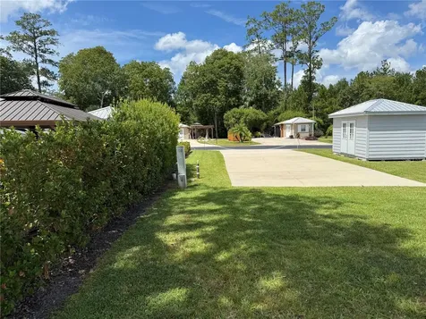 10264 NE 28th Loop Silver Springs FL 34488