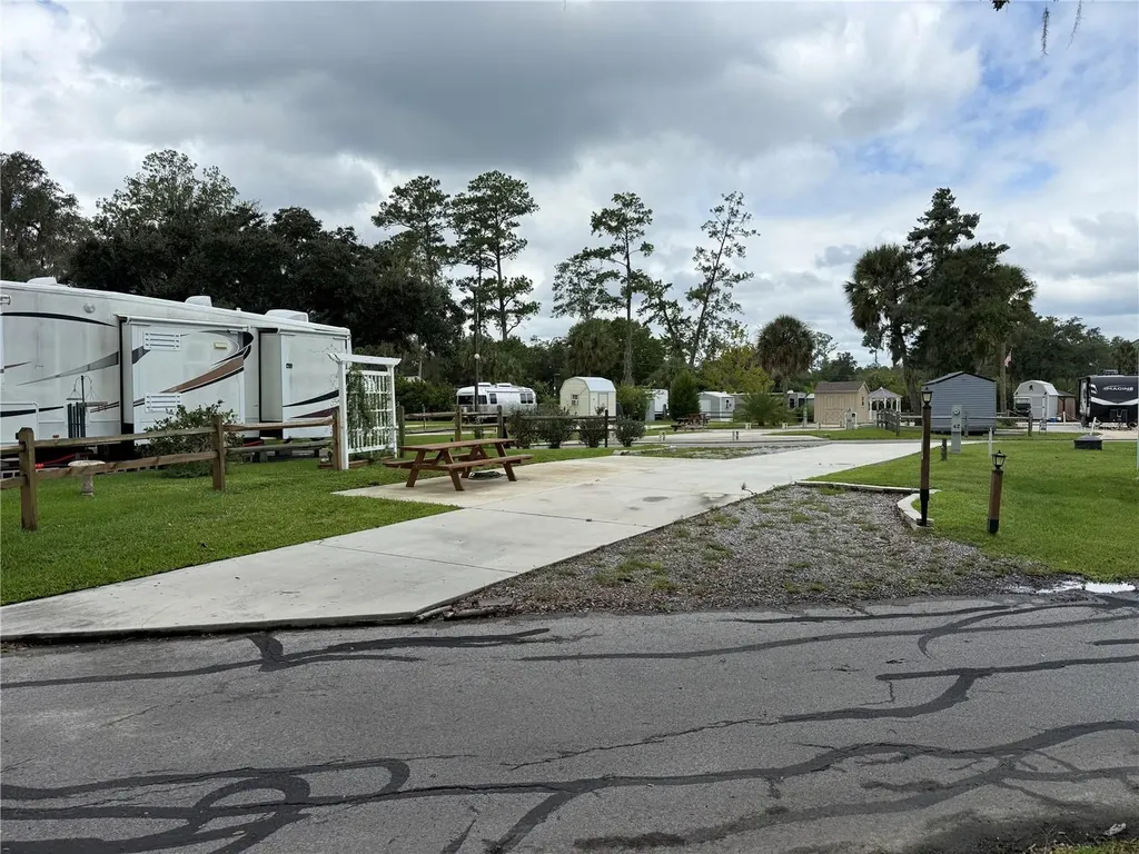 2870 NE 103rd Avenue Silver Springs FL 34488