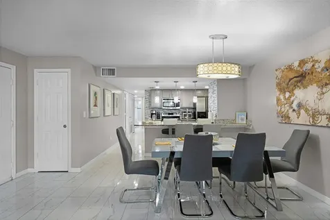 5004 Laguna Bay Circle Kissimmee FL 34746