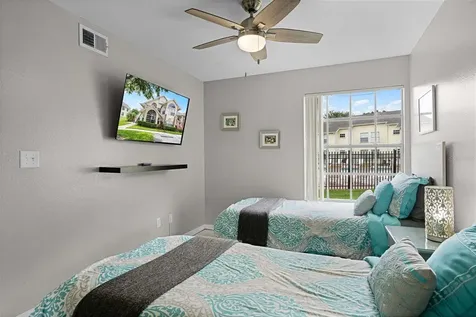 5004 Laguna Bay Circle Kissimmee FL 34746