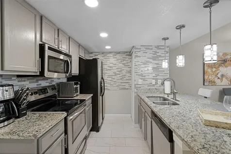 5004 Laguna Bay Circle Kissimmee FL 34746