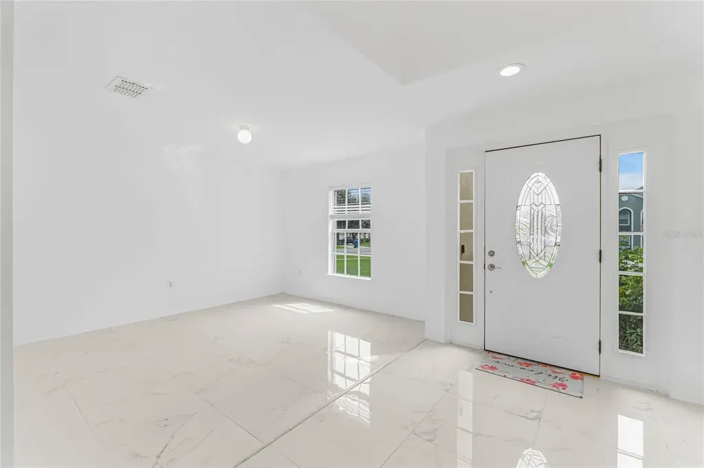 1961 Thorngate Lane Mascotte FL 34753