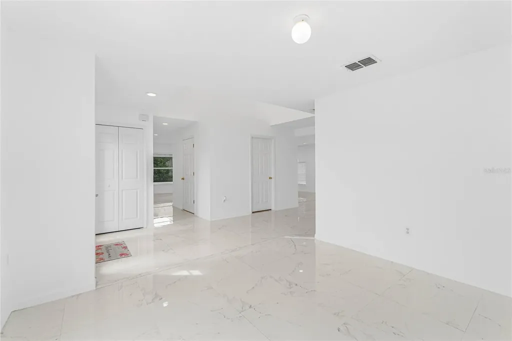 1961 Thorngate Lane Mascotte FL 34753