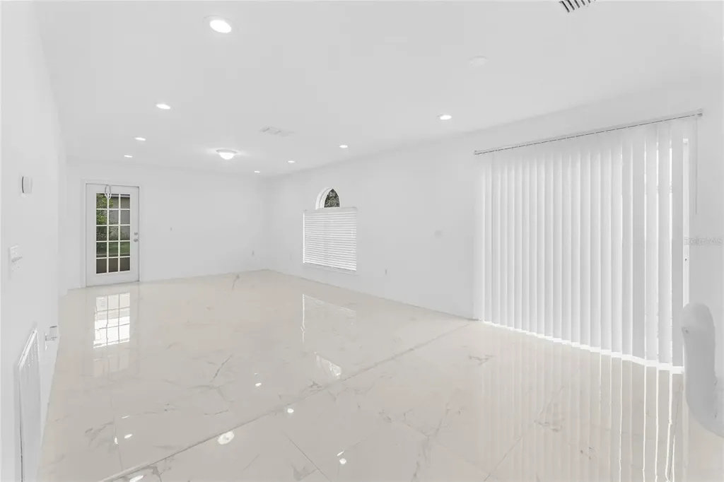 1961 Thorngate Lane Mascotte FL 34753