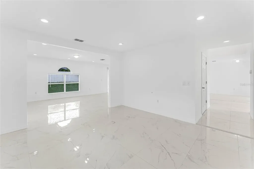 1961 Thorngate Lane Mascotte FL 34753