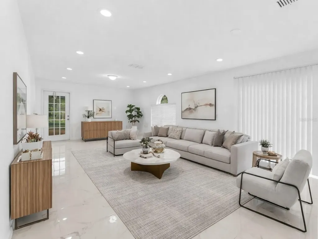 1961 Thorngate Lane Mascotte FL 34753