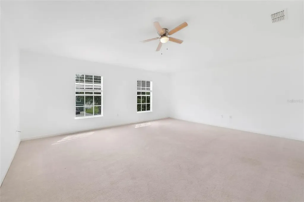1961 Thorngate Lane Mascotte FL 34753