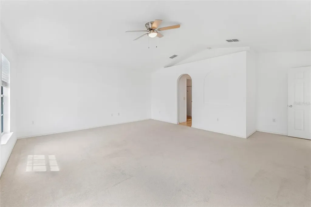 1961 Thorngate Lane Mascotte FL 34753
