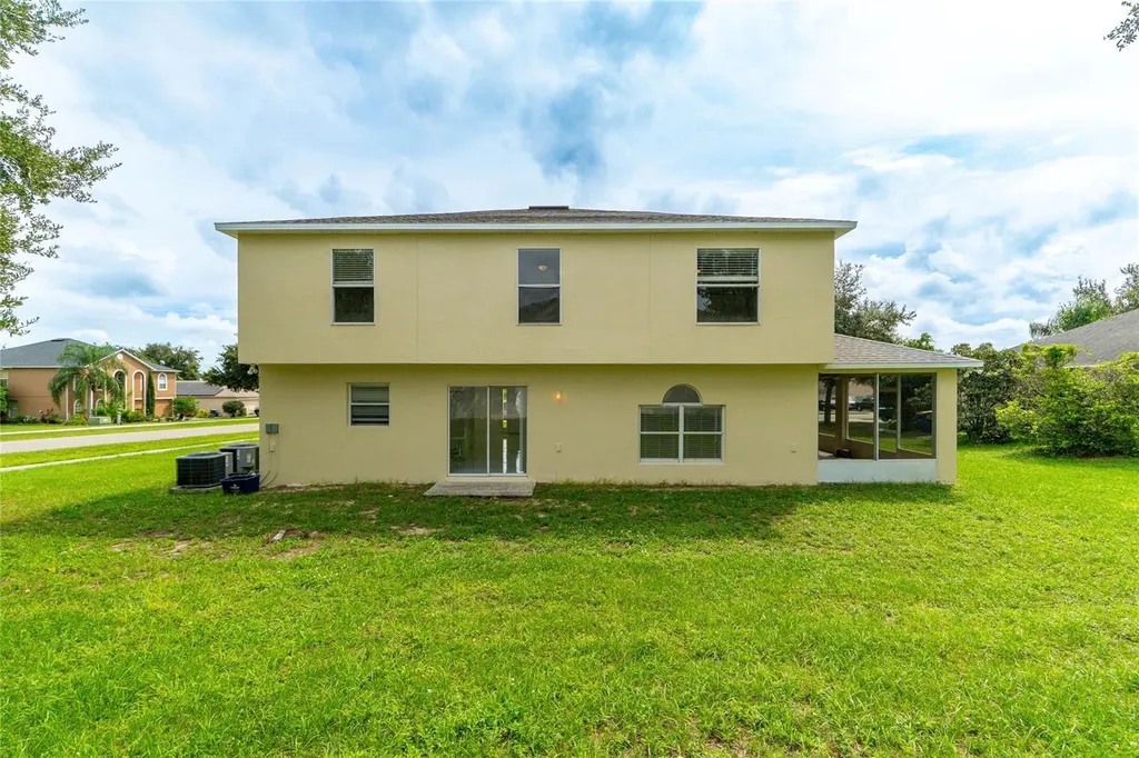 1961 Thorngate Lane Mascotte FL 34753