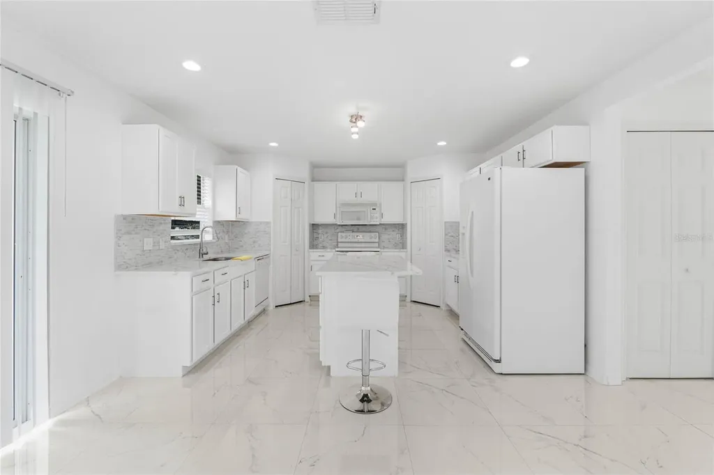 1961 Thorngate Lane Mascotte FL 34753