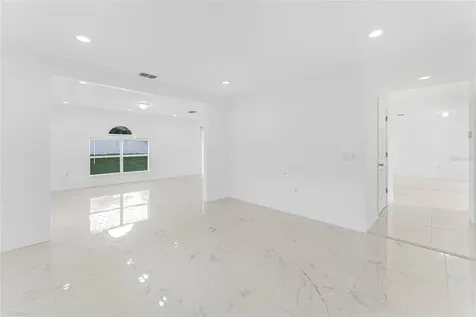 1961 Thorngate Lane Mascotte FL 34753