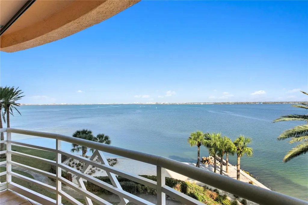 4993 Bacopa Lane S St Petersburg FL 33715