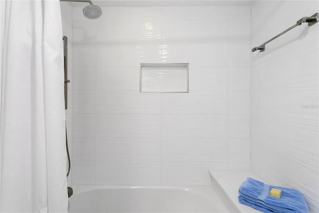 4993 Bacopa Lane S St Petersburg FL 33715