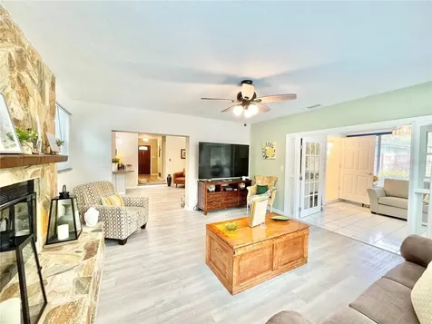 2006 NW 35th Terrace Gainesville FL 32605