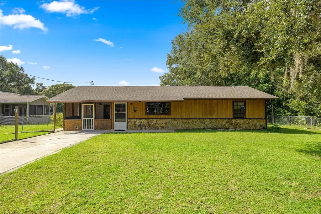 12798 SE 122nd Place Ocklawaha FL 32179