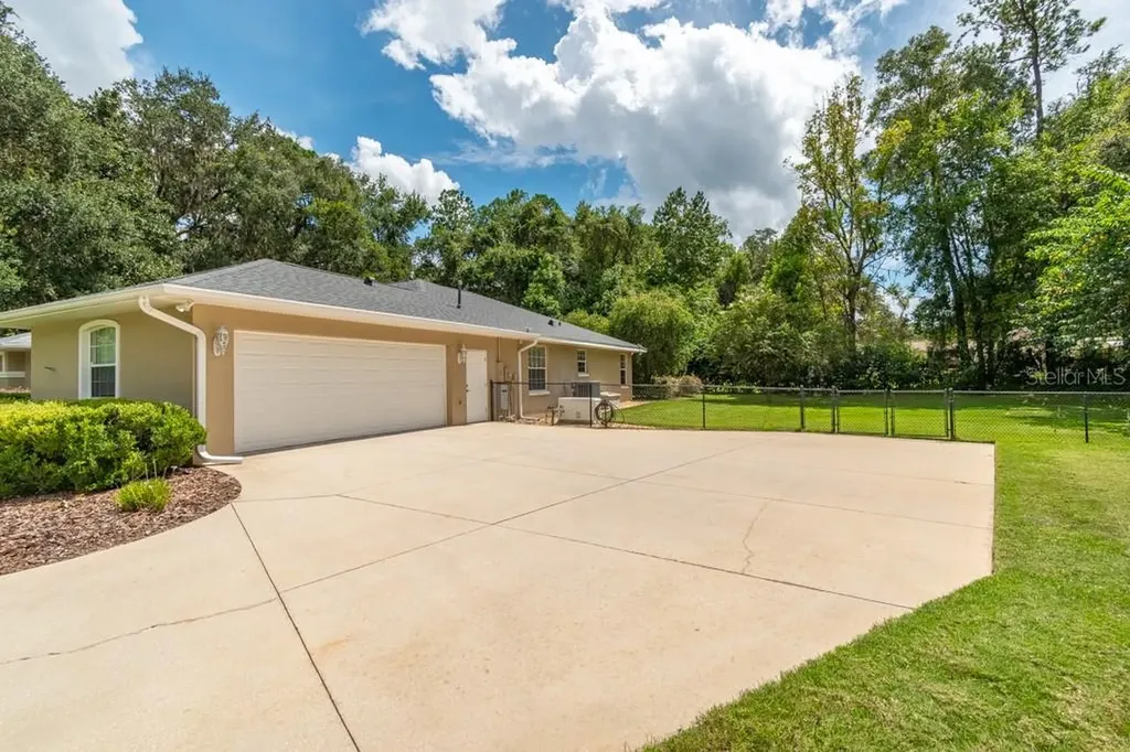 6051 SE 21st Court Ocala FL 34480