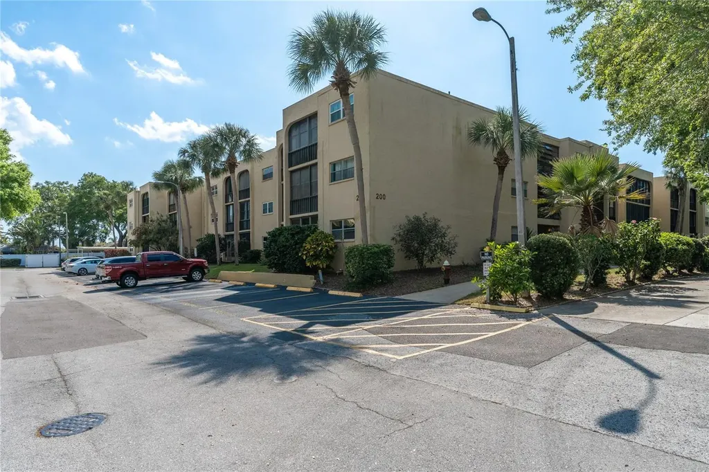 11485 Oakhurst Road Largo FL 33774