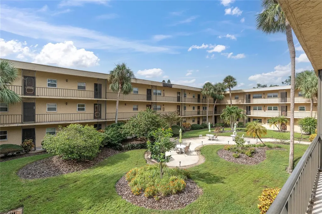11485 Oakhurst Road Largo FL 33774