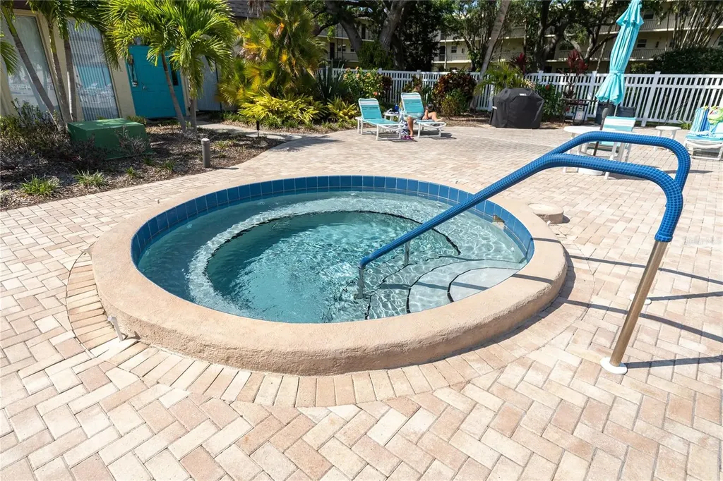 11485 Oakhurst Road Largo FL 33774