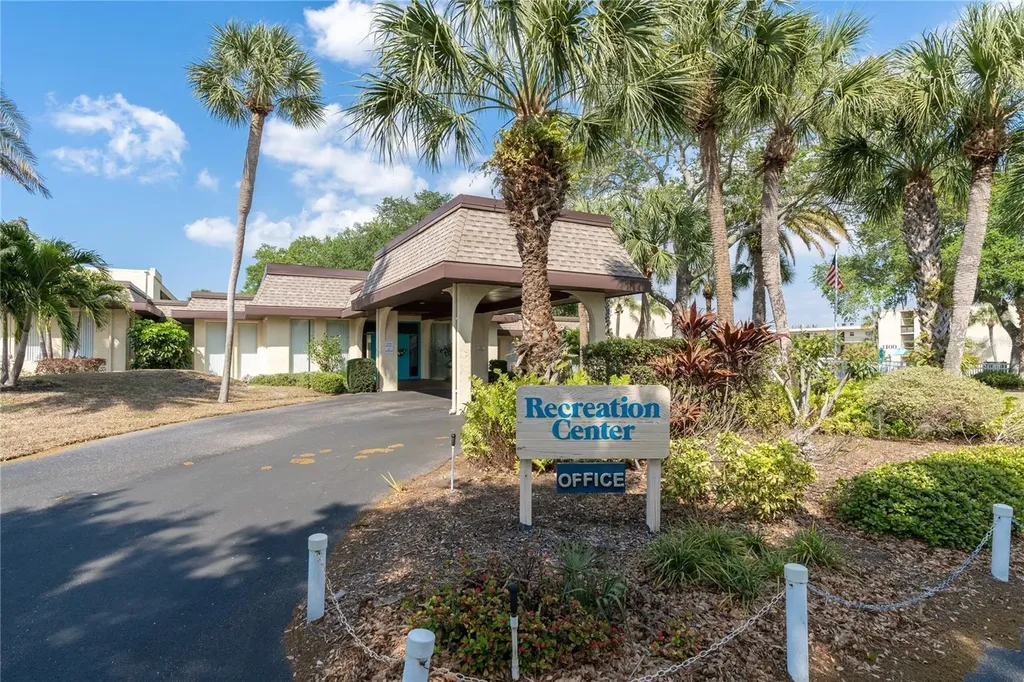 11485 Oakhurst Road Largo FL 33774