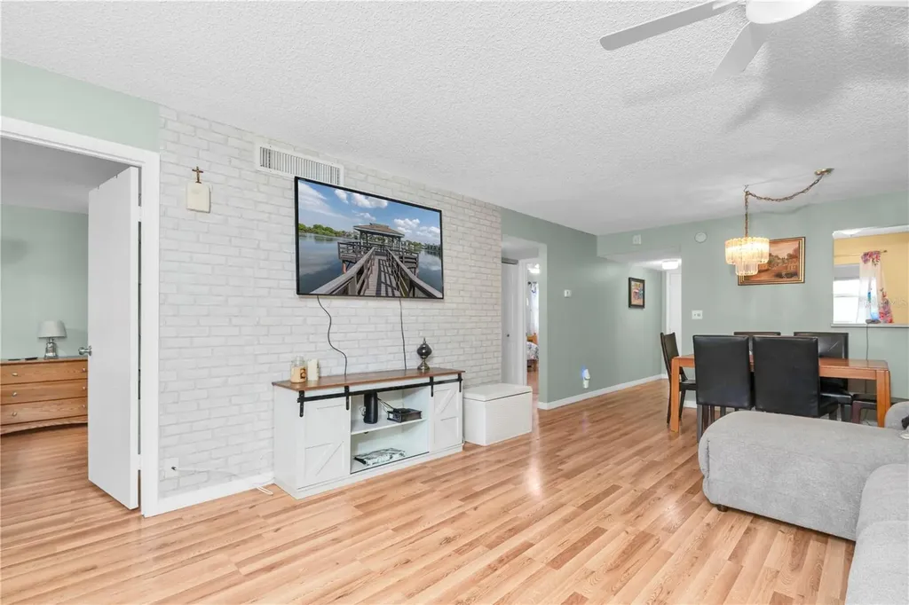 11485 Oakhurst Road Largo FL 33774
