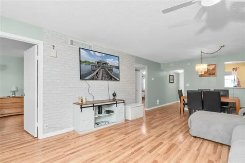 11485 Oakhurst Road Largo FL 33774